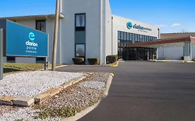 Clarion Pointe Bloomington-Normal Near I-55 And University